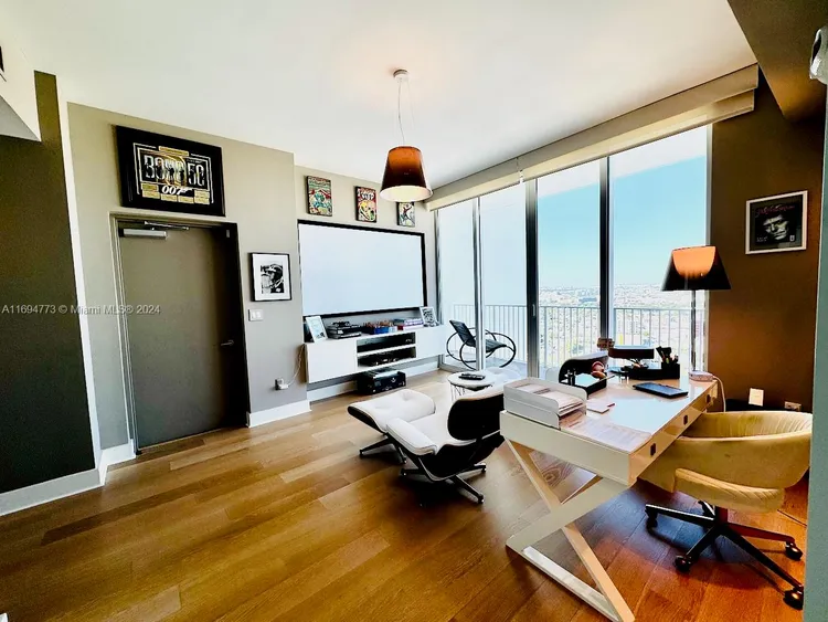 Paramount Bay #3607 image #28