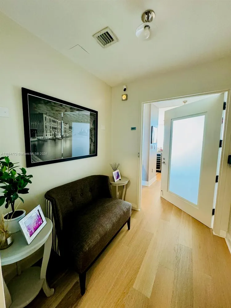 Paramount Bay #3607 image #6