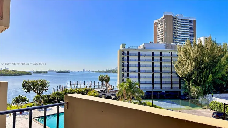 Clipper #4K image #15