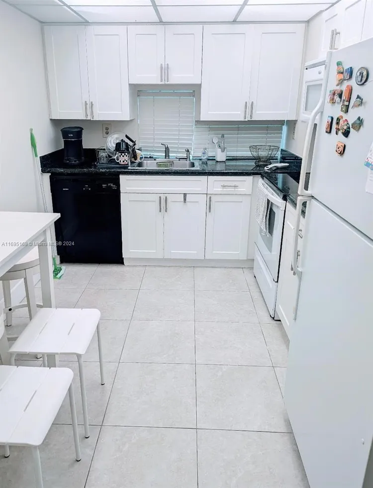 Mirasol Ocean Towers #808 image #8