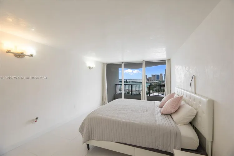 The Venetia #19J image #12