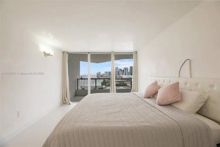 The Venetia #19J image #13