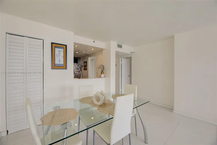 The Venetia #19J image #19