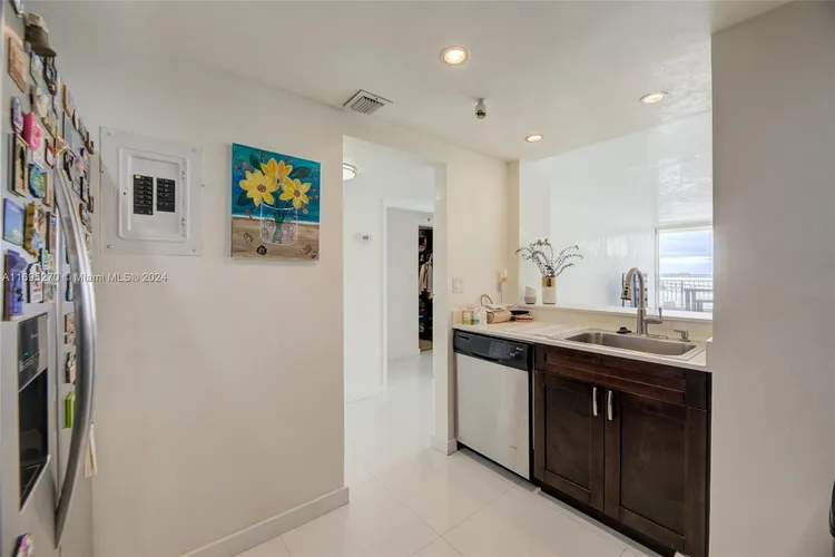 The Venetia #19J image #23