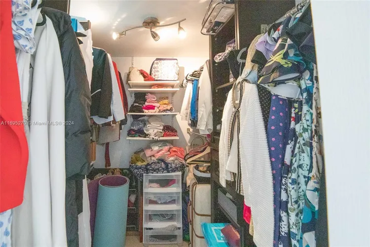 The Venetia #19J image #25