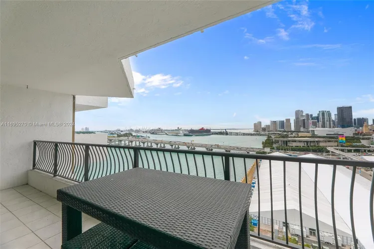 The Venetia #19J image #28