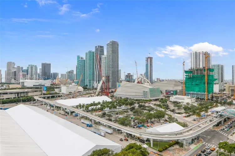 The Venetia #19J image #30