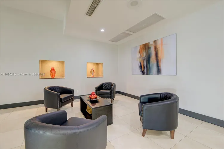 The Venetia #19J image #34