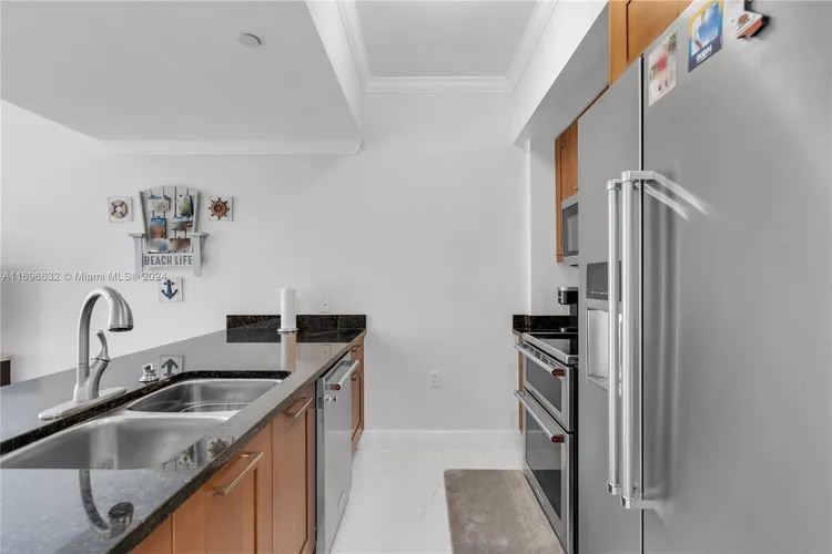 One Village Place #415 image #10