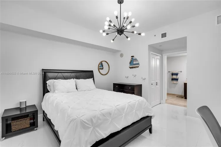 One Village Place #415 image #13