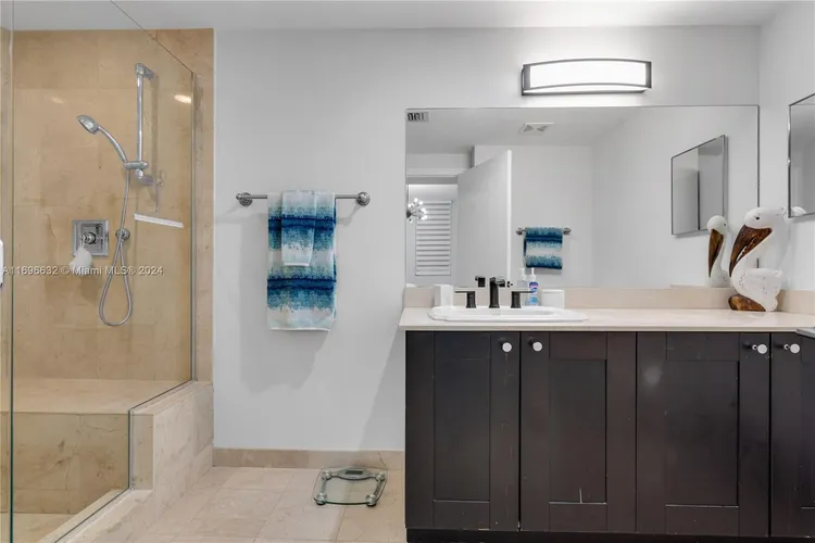 One Village Place #415 image #15