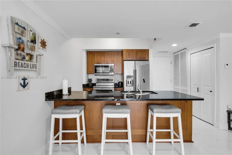 One Village Place #415 image #9