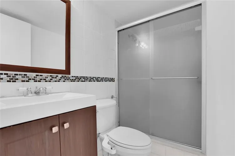 Burleigh House #623 image #14