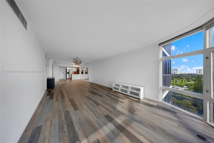 Bonavida #1409 image #25