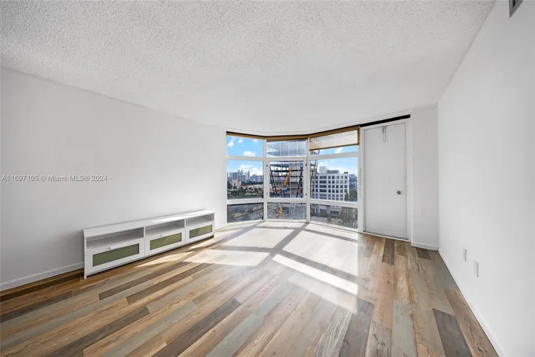 Bonavida #1409 image #26