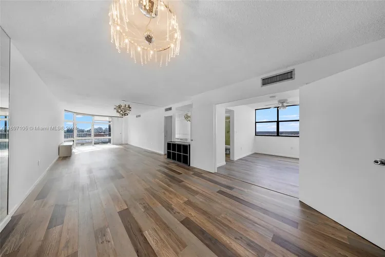 Bonavida #1409 image #33