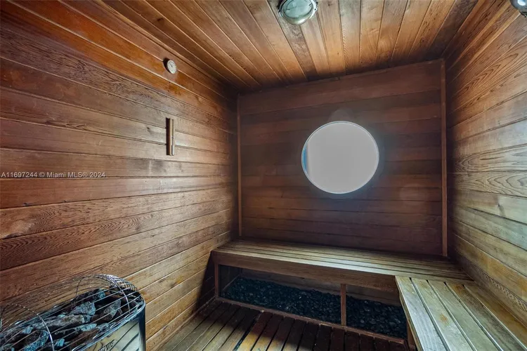 Bentley Bay #914 image #36