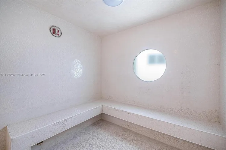 Bentley Bay #914 image #37