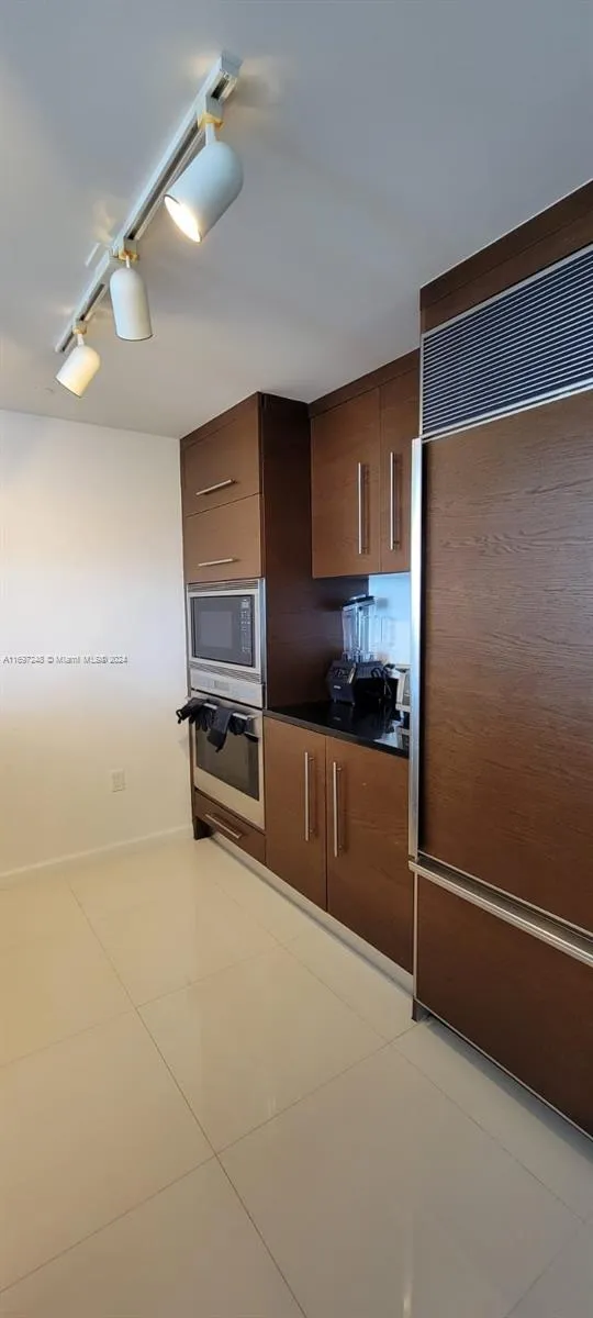 Icon Brickell II #3409 image #7