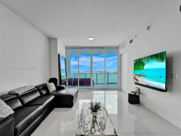 Paramount Bay #1509 image #11