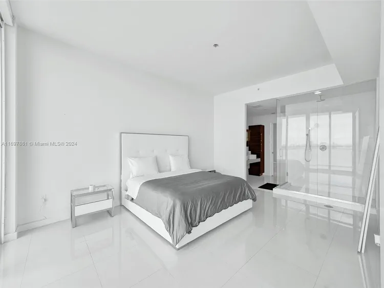 Paramount Bay #1509 image #12