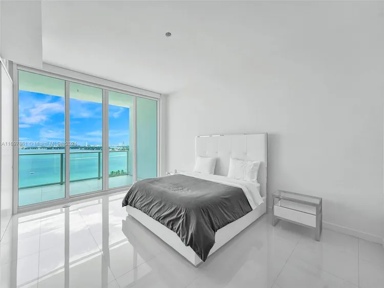 Paramount Bay #1509 image #13