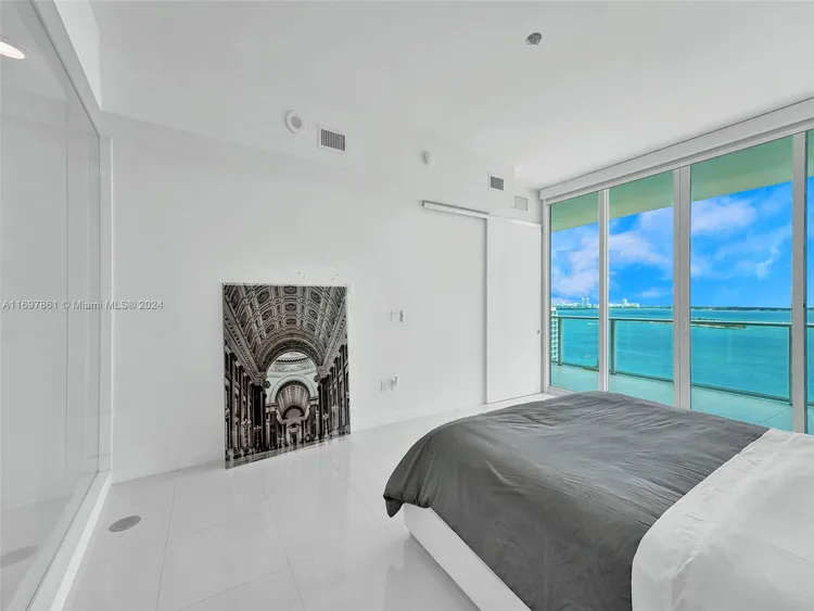 Paramount Bay #1509 image #15