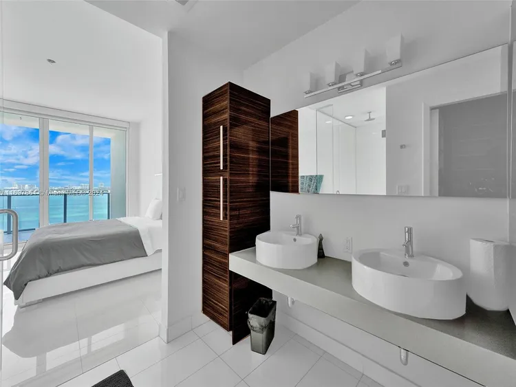 Paramount Bay #1509 image #18