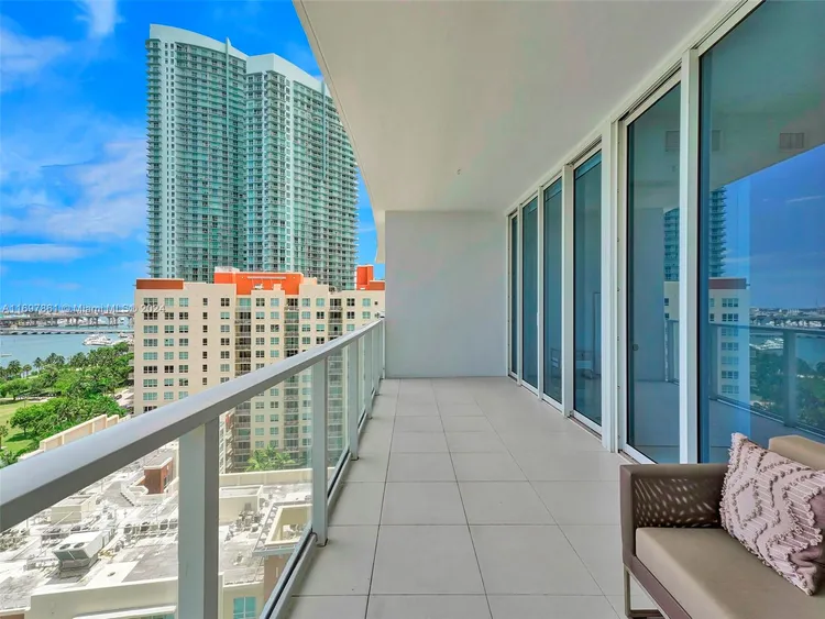 Paramount Bay #1509 image #22