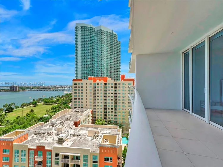 Paramount Bay #1509 image #23