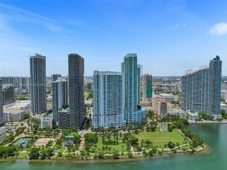 Paramount Bay #1509 image #45