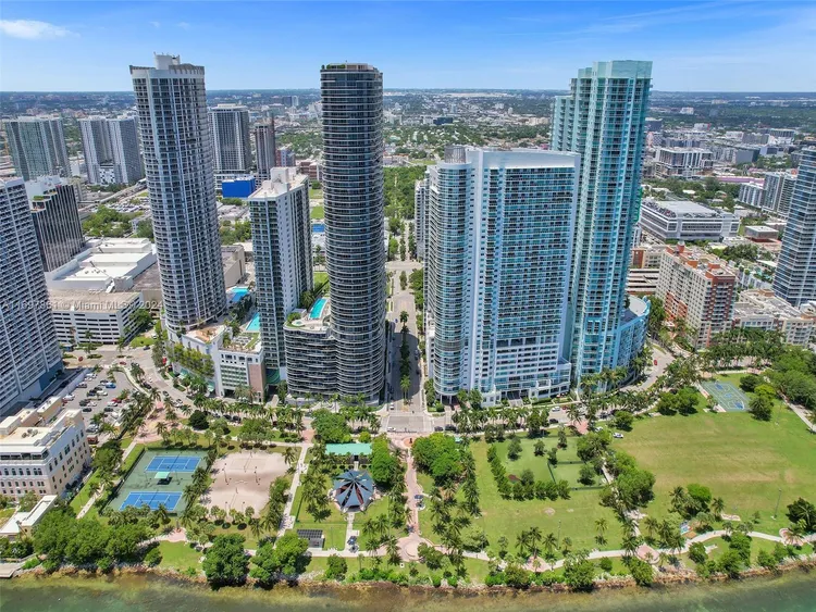 Paramount Bay #1509 image #46
