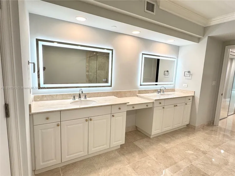 Peninsula #1805 image #15