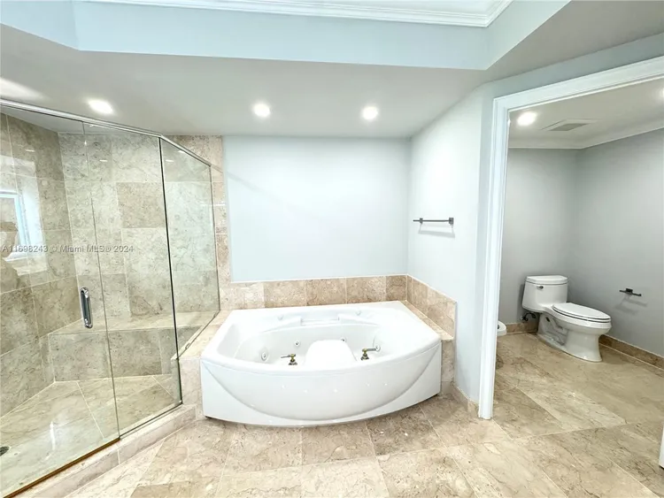 Peninsula #1805 image #17