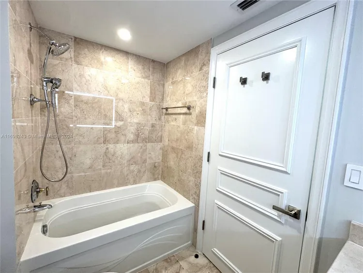 Peninsula #1805 image #22