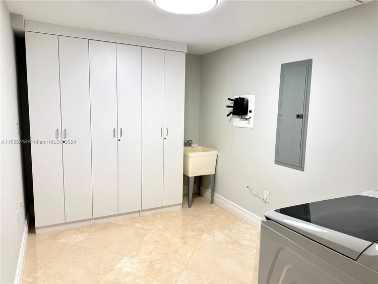 Peninsula #1805 image #24