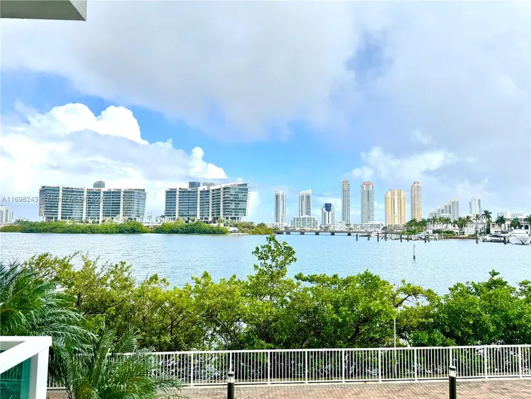 Peninsula #1805 image #29