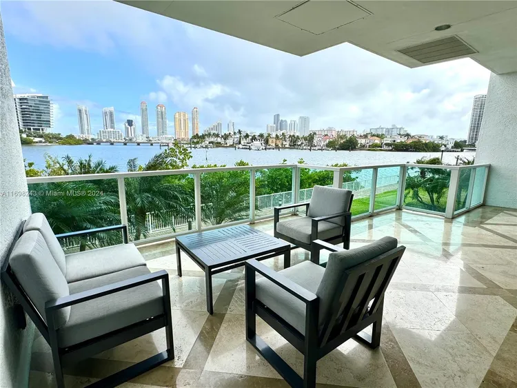 Peninsula #1805 image #30