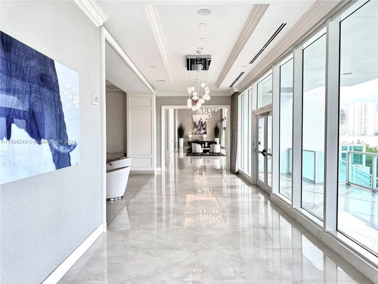 Peninsula #1805 image #31