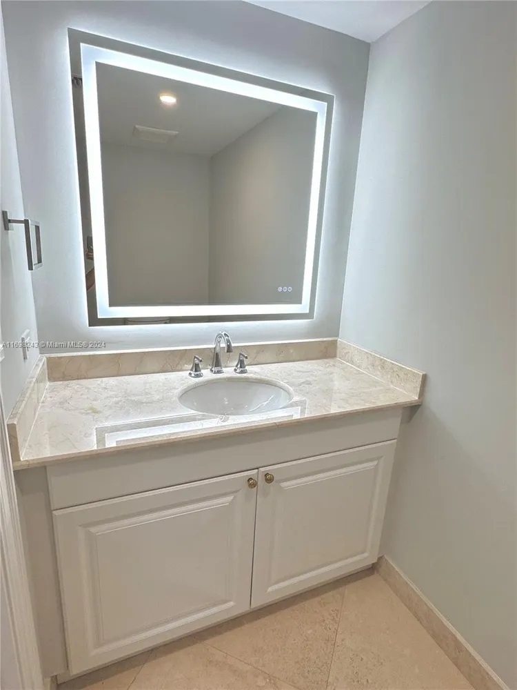 Peninsula #1805 image #9