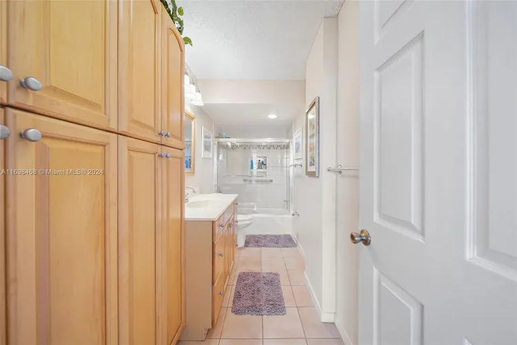 Imperial Towers #1033 image #21