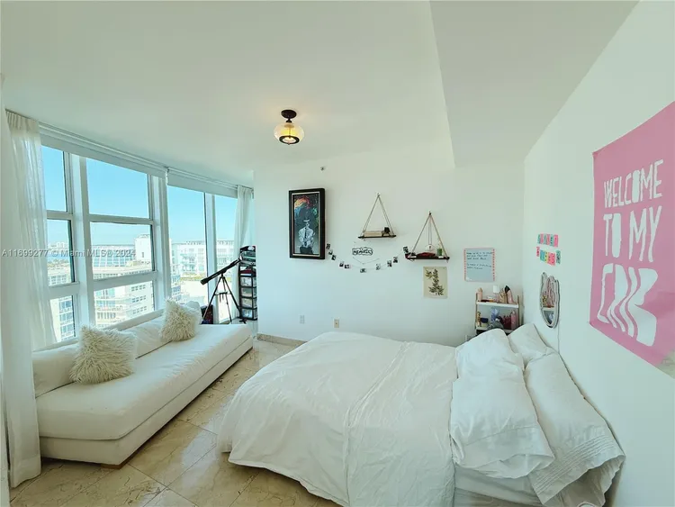 6000 INDIAN CREEK #17A image #16