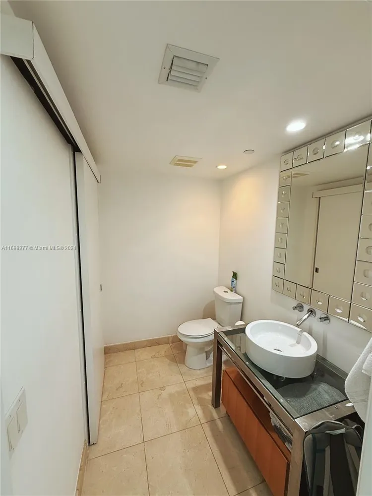 6000 INDIAN CREEK #17A image #19