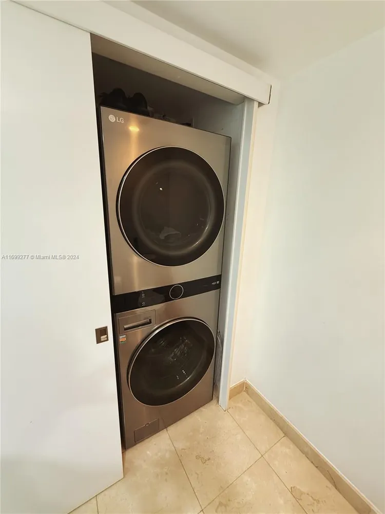 6000 INDIAN CREEK #17A image #20