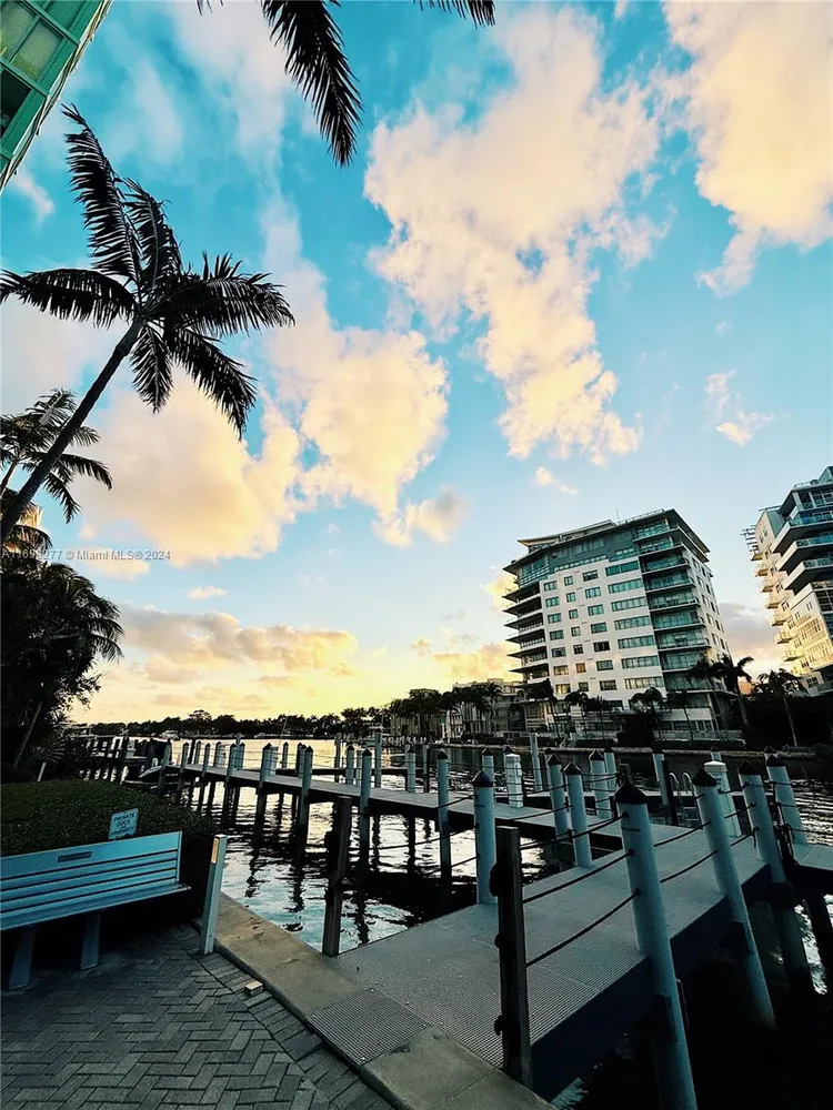 6000 INDIAN CREEK #17A image #24