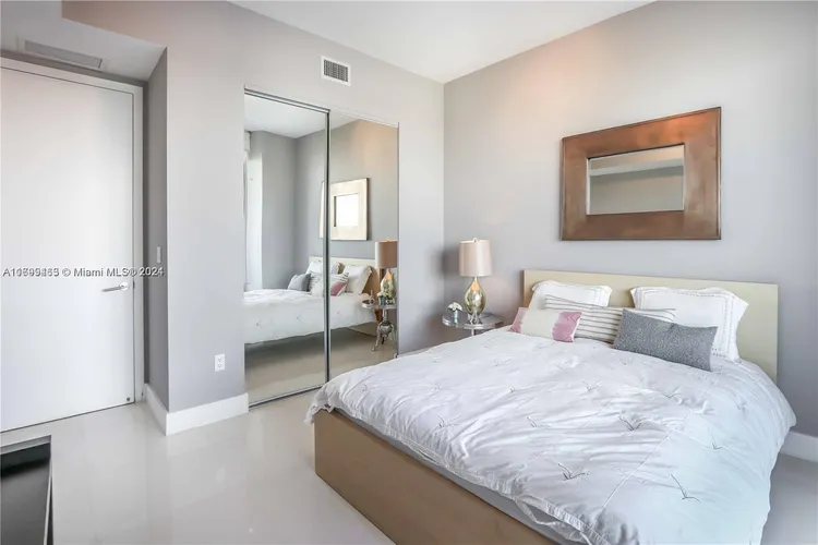 Trump Tower 1 #1405 image #16