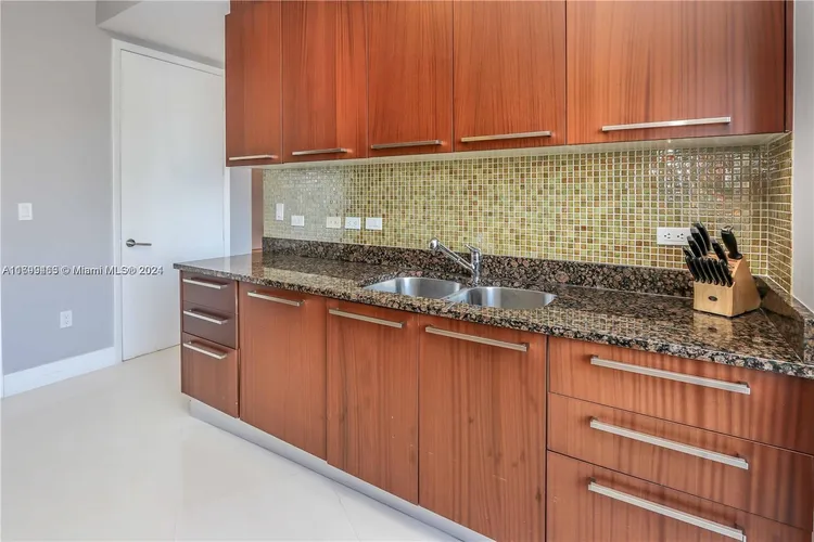 Trump Tower 1 #1405 image #23