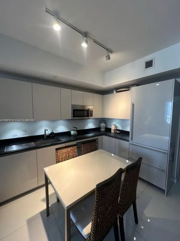 1010 Brickell #3010 image #7