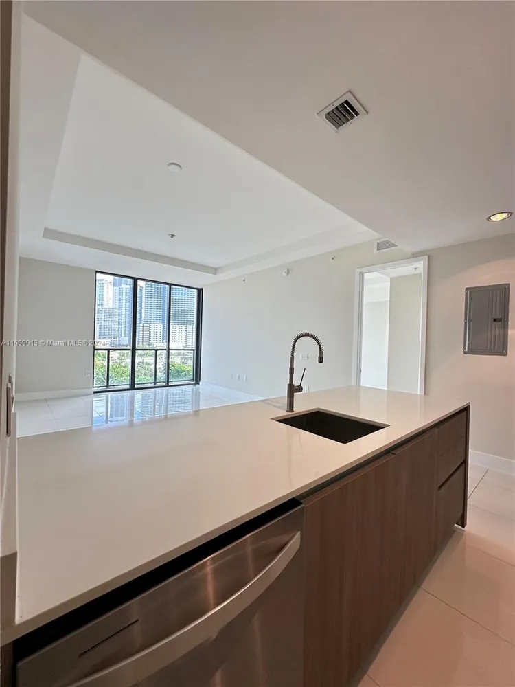Cassa Brickell #811 image #15