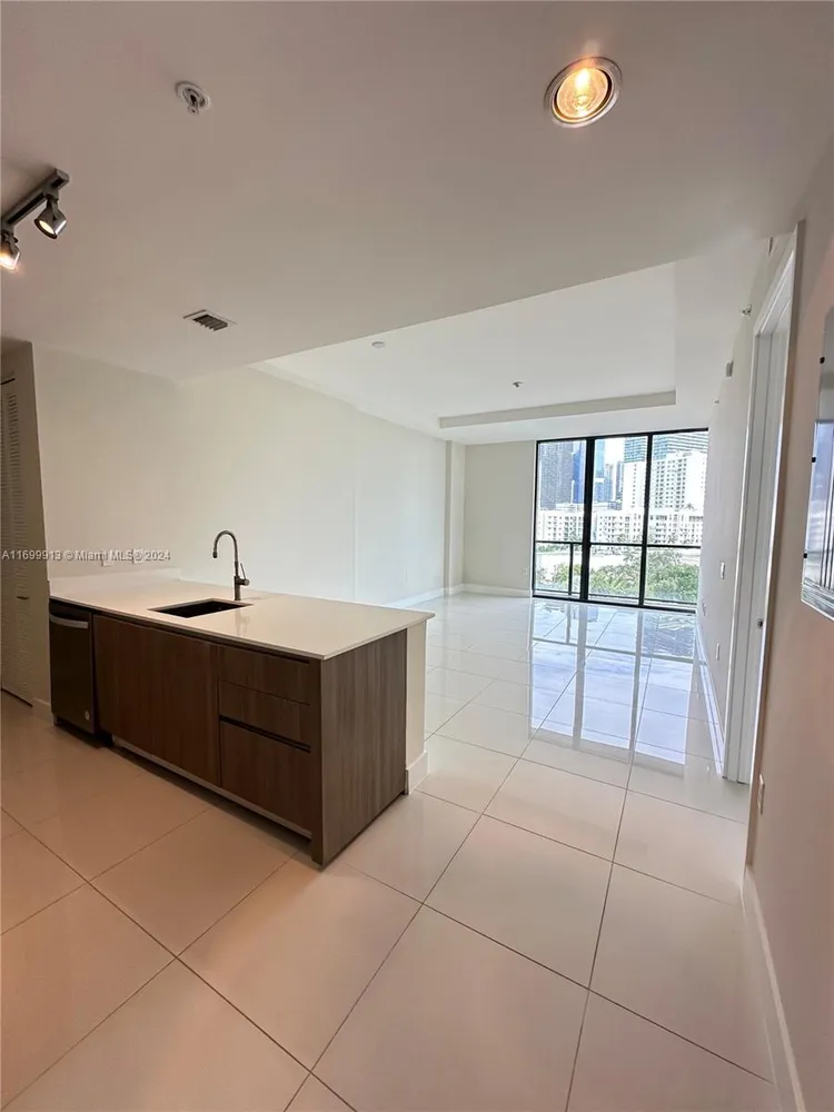 Cassa Brickell #811 image #16